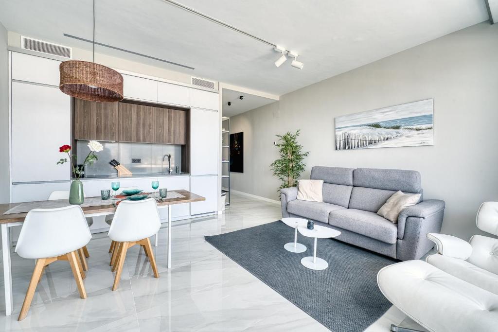 3095 Elegant Beachside Apartment in Puerto Banus - 5