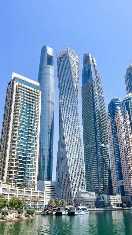 Iconic Marina Stay! Cayan Tower 2BR, Dubai