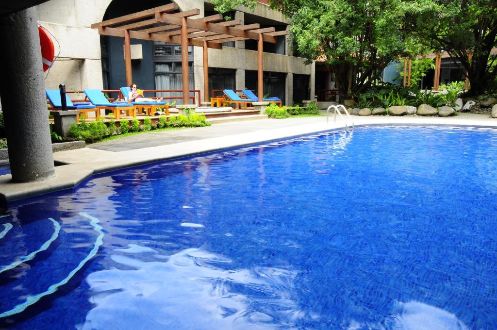 Swimming pool