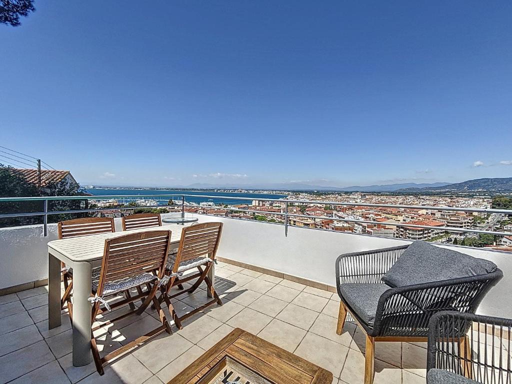 Bonrepos - MAGNIFIQUE APPARTEMENT VUE MER, Roses