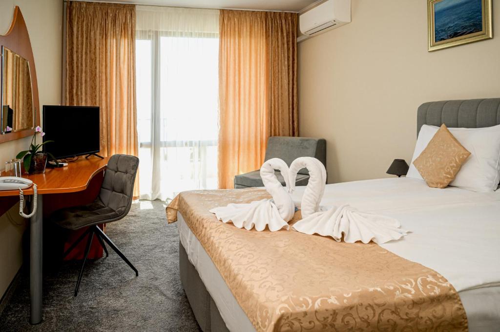 Paradise Hotel & Relax Center — Pokoje in Pomorie, Region Burgas