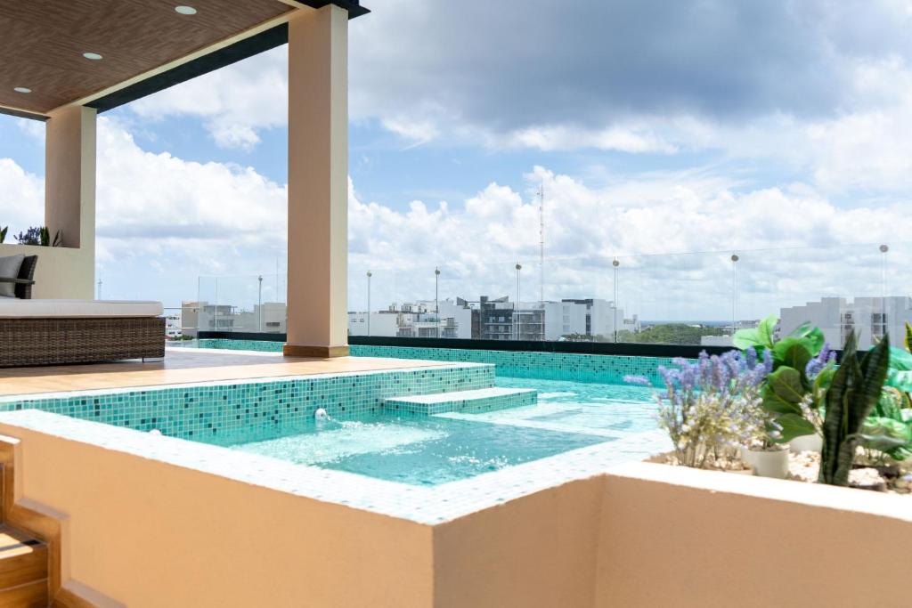 Elegant Lux Condo - Fast Wi-fi- Near the Beach - 3