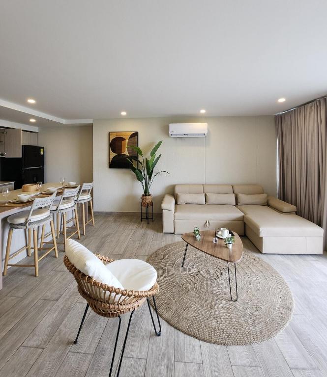Dominique 609 Apartment with private jacuzzi - 1
