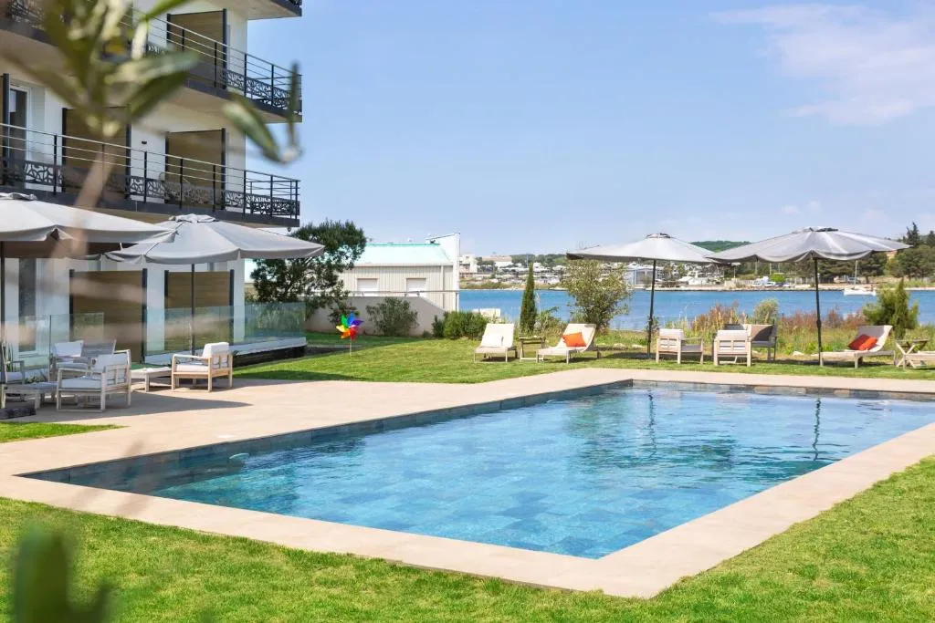 Golden Tulip Hotel & Rooftop Martigues Provence，位于马蒂格的酒店