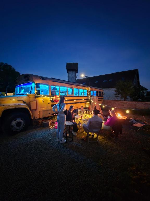 School bus, Bassenge