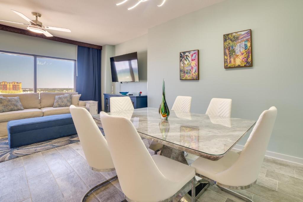 Breezy Panama City Beach Condo with Private Balcony 전경