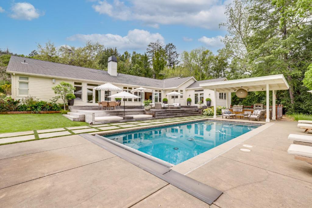 Private, Spacious Home in Wine Country with Perks!, Napa