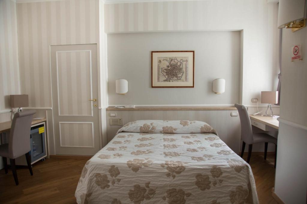 Hotel Flora Photo 42