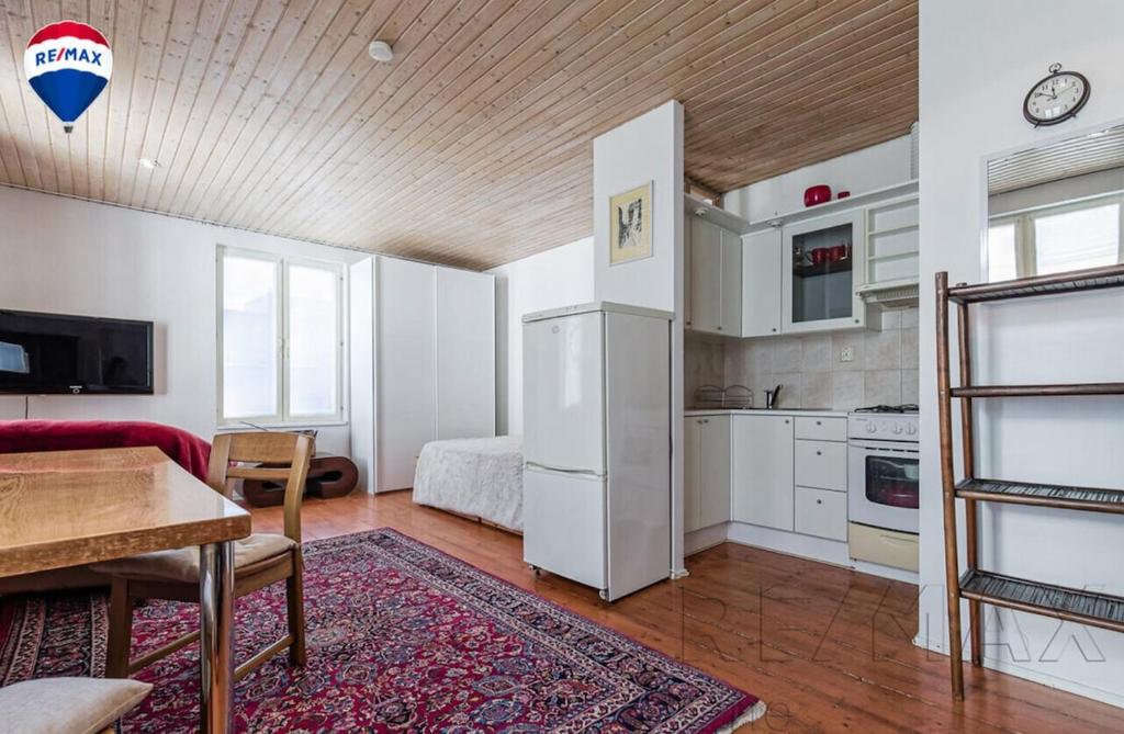 Cozy Apt by Port, Old Town and Sea with free parking!, Tallinn