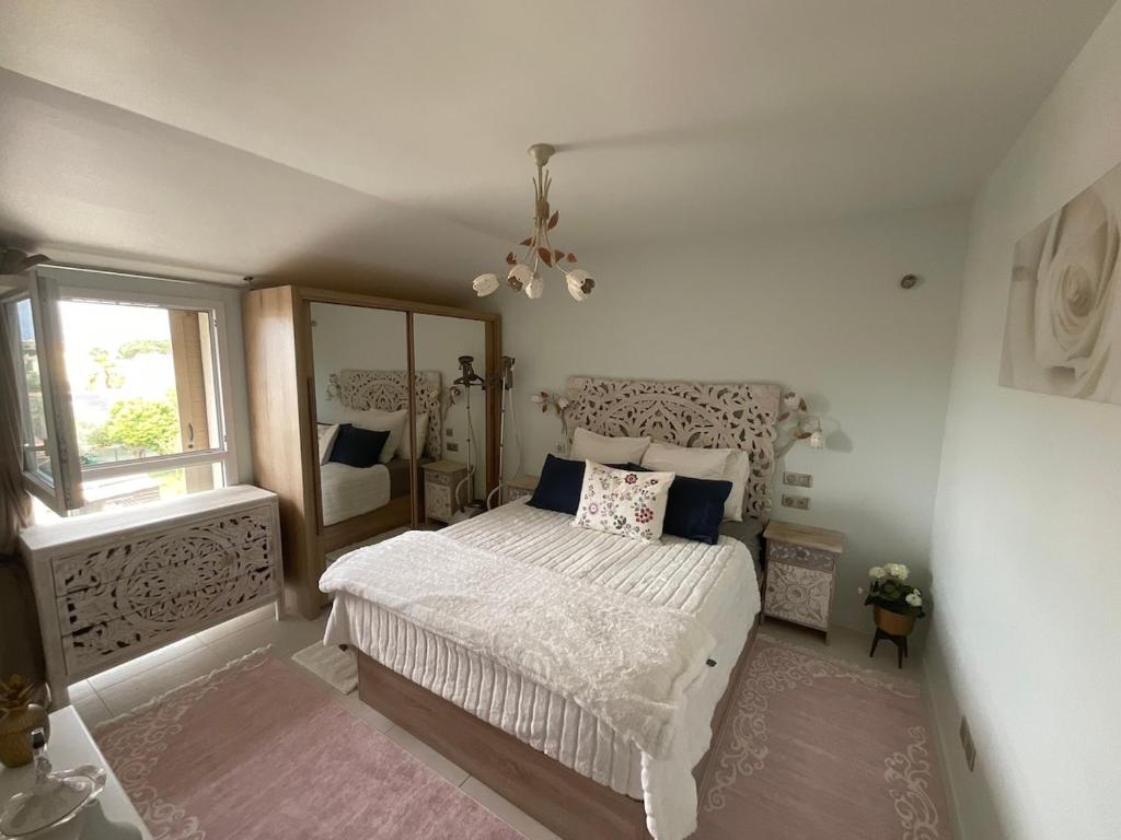 1BRwith terrace near beach - 2