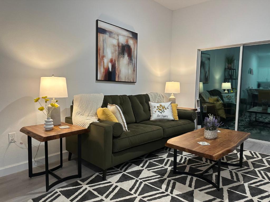 Honeycomb Haven, Davenport