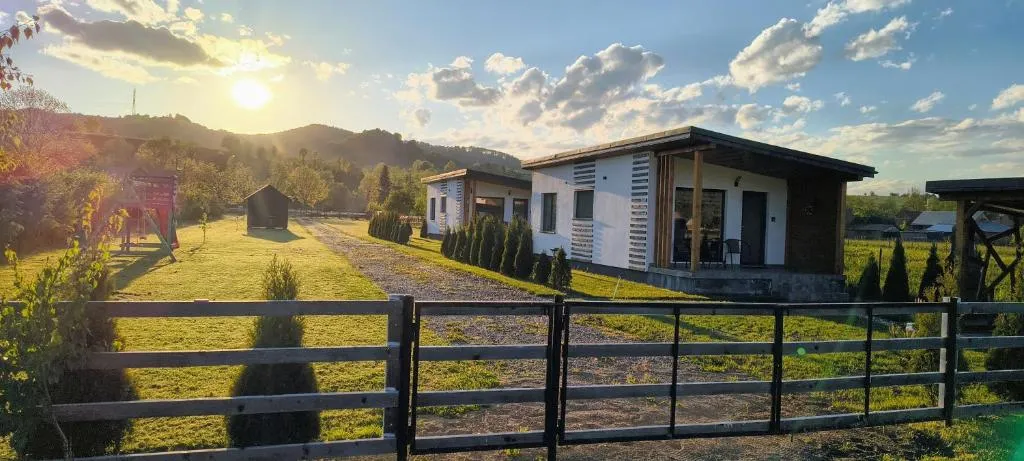 FAN BunGALow Vama Buzaului, hotel in Vama Buzăului