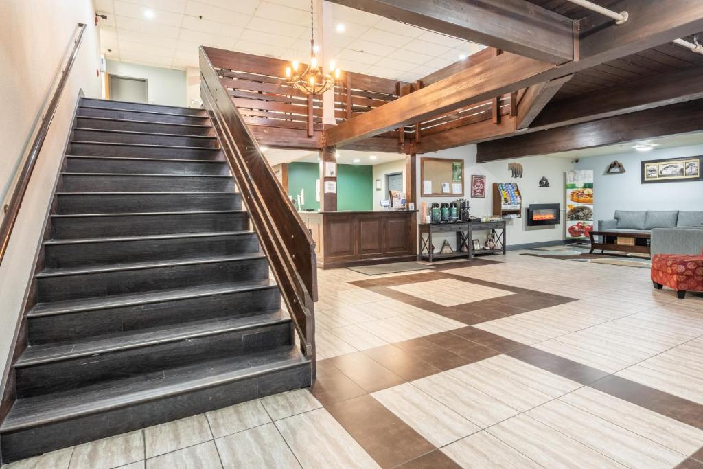 ควอลิตี้ อินน์ เนียร์ แมมมอร์ธ เมาน์เท็น สกี รีสอร์ต (Quality Inn near Mammoth Mountain Ski Resort)