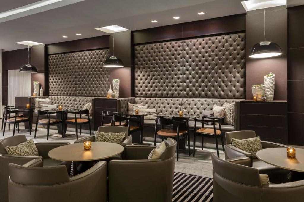Pub/Lounge