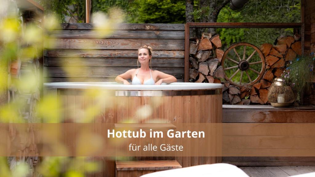 Chalet WaldHäusl luxuriöse Ferienwohnungen mit Sauna & Whirlpool, Kamin, Balkon oder Terrasse mit Bergblick - 4