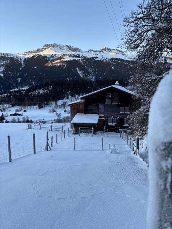 Romantisches Walliser Chalet mit Bergpanorama - 3