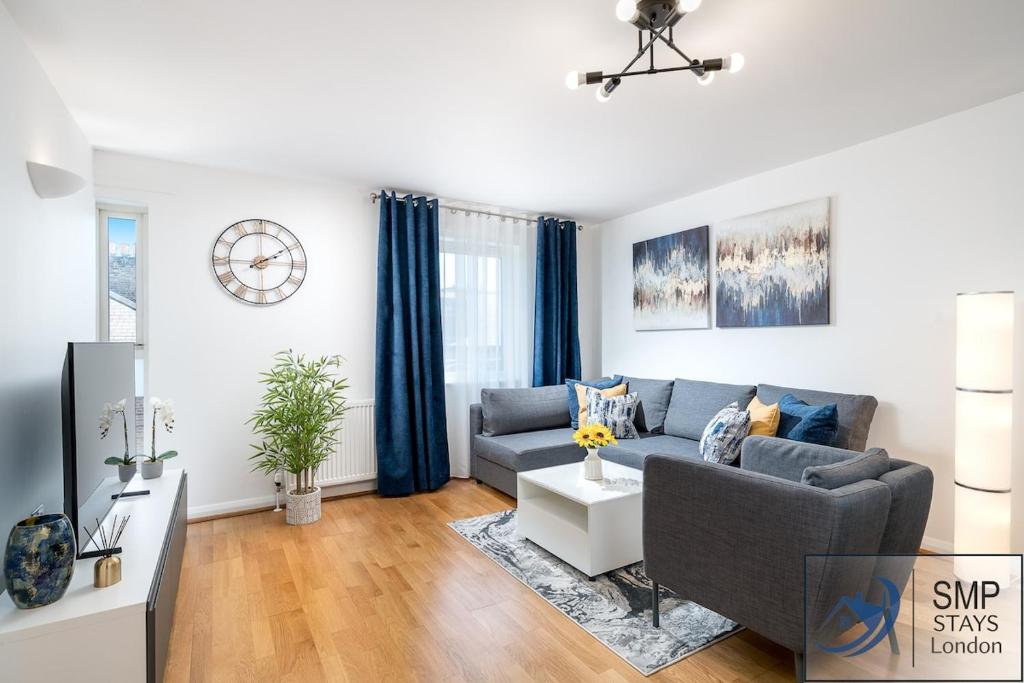 Near Tube To City, Emirates Stadium, Hospital & University, London