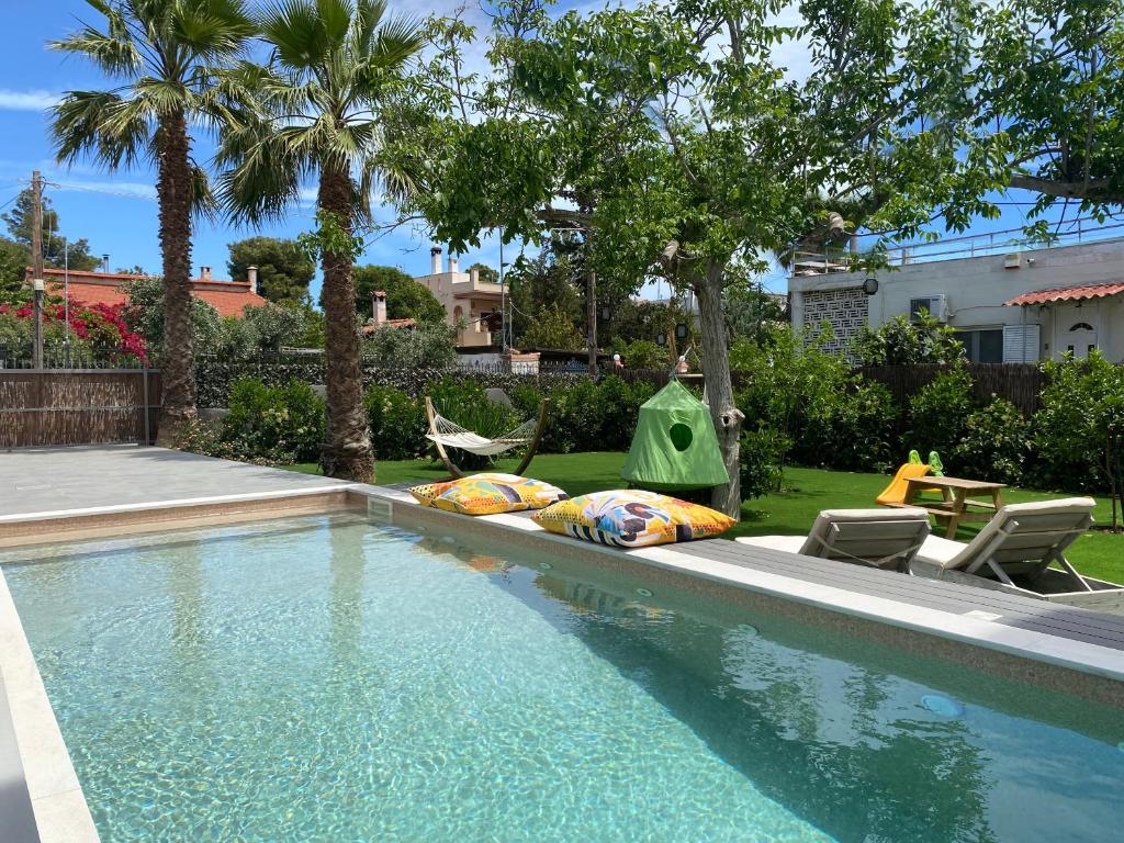 Crystal Private Pool House, Artemida