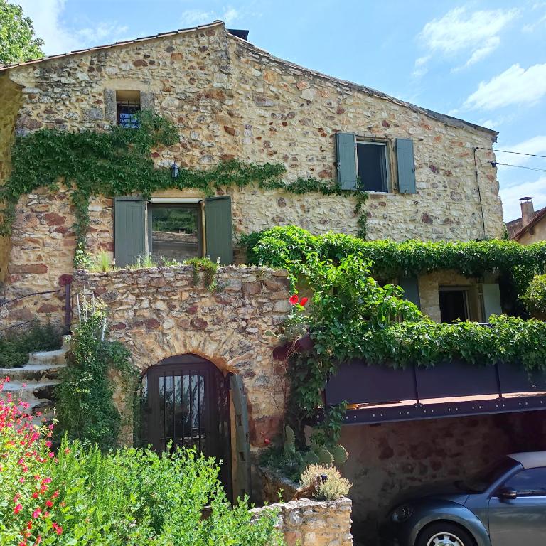 un pied dans la forêt, La Capelle-et-Masmolène