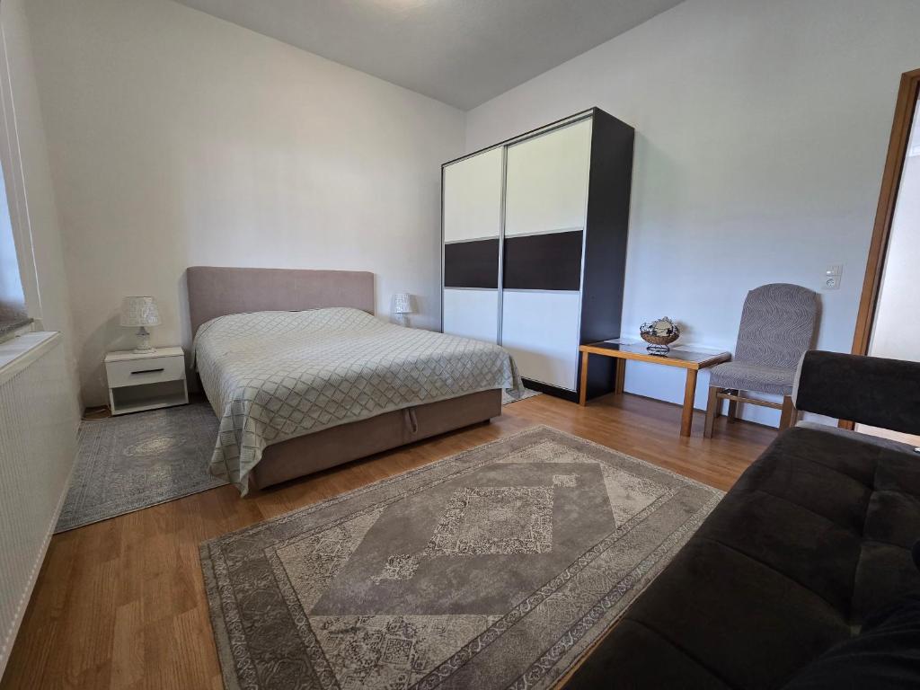 Apartman Nedim - Free Parking & Garden near Airport - 5
