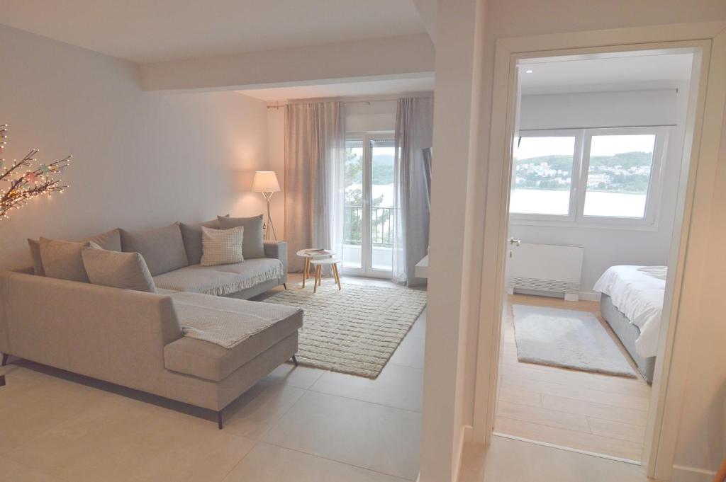 delux allure, Kastoria