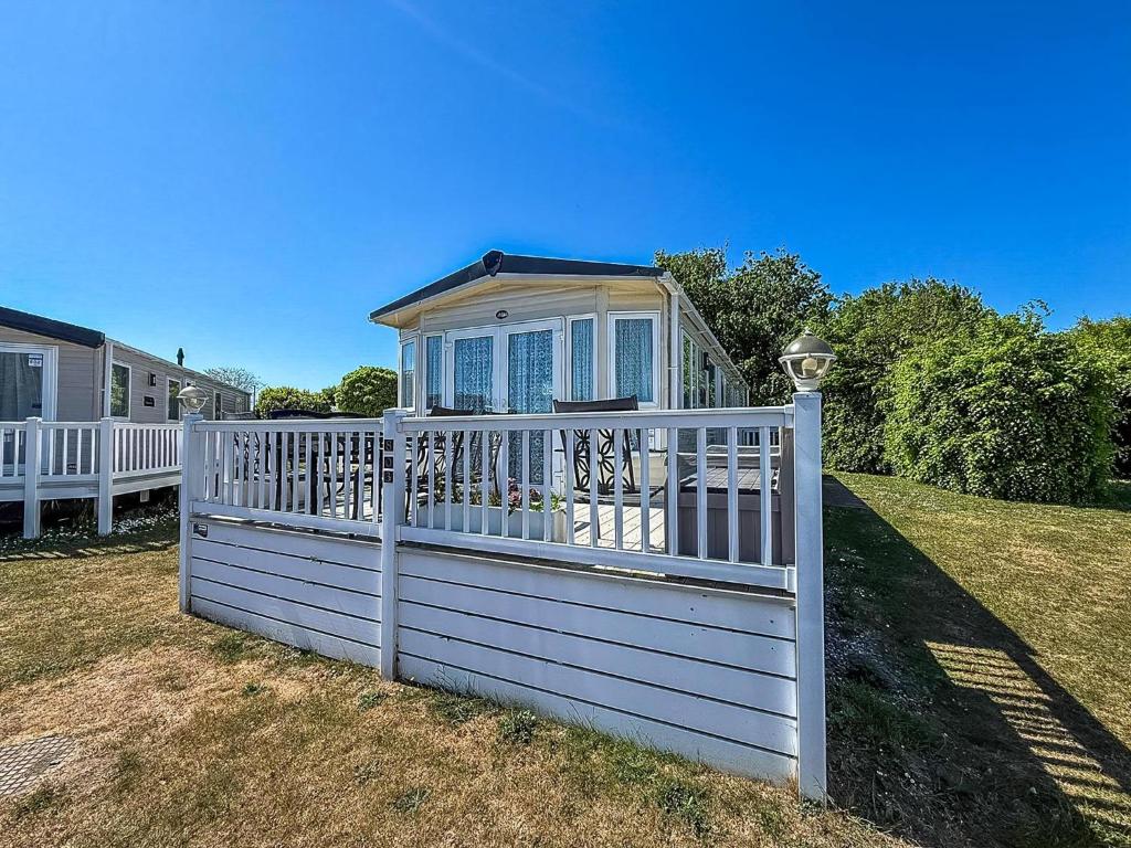 Beautiful 8 Berth Caravan At Cherry Tree Holiday Park In Norfolk Ref 70803C, Great Yarmouth