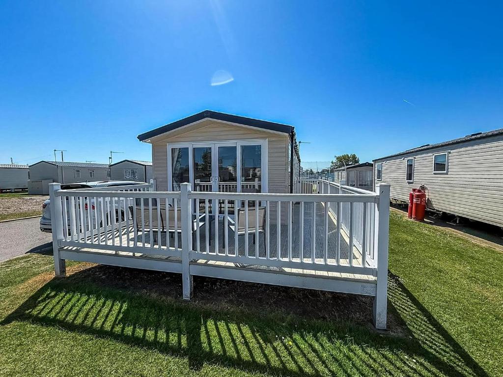 Lovely 6 Berth, Dog Friendly Caravan For Hire In Norfolk Ref 50011Ae, Great Yarmouth