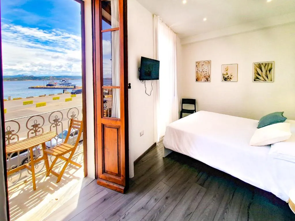 Il Caracolo Rooms, hotel v destinaci La Maddalena