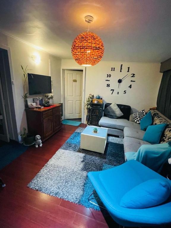 Guest room with private bathroom and living space, Paisley Station