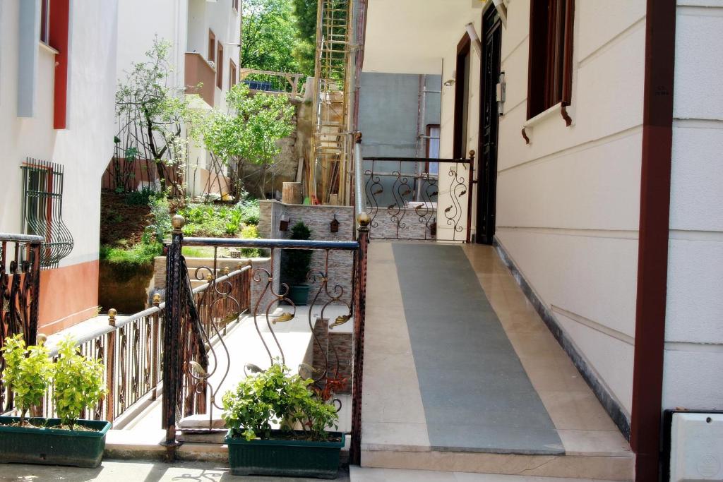 Mazlum Apart photo