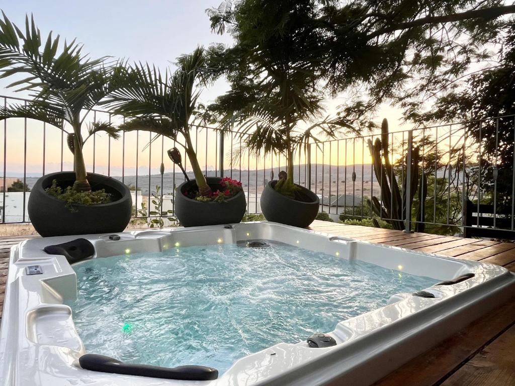 The Nest, Luxury House And Spa, Ramot HaShavim