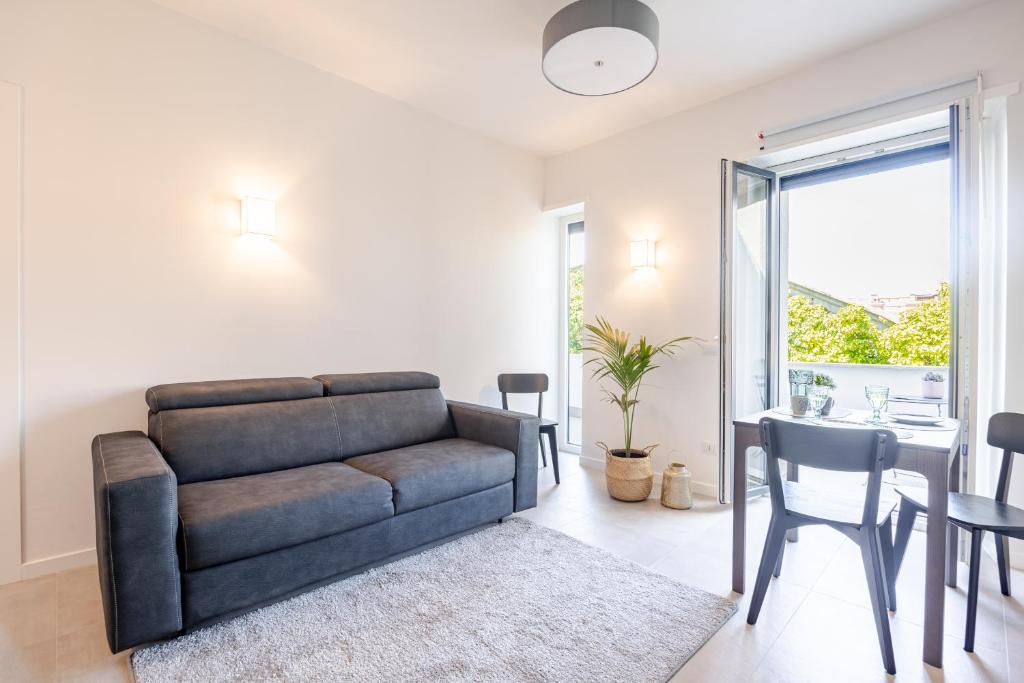 IVY - Chicago, Latina