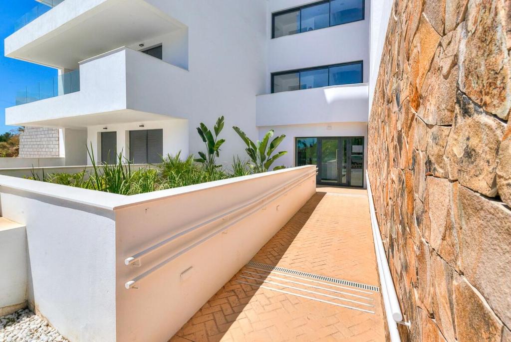 Beautiful new 2bdr apartment - 4