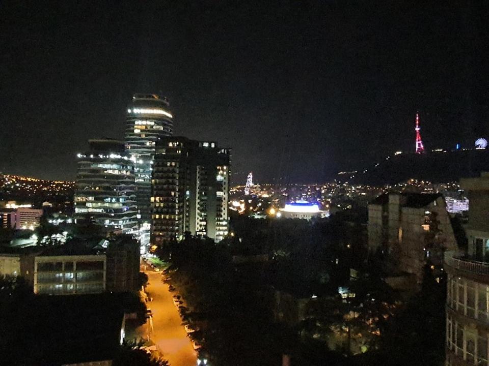 Top floor Aleksidze Apt with Terrace & views, Tbilisi