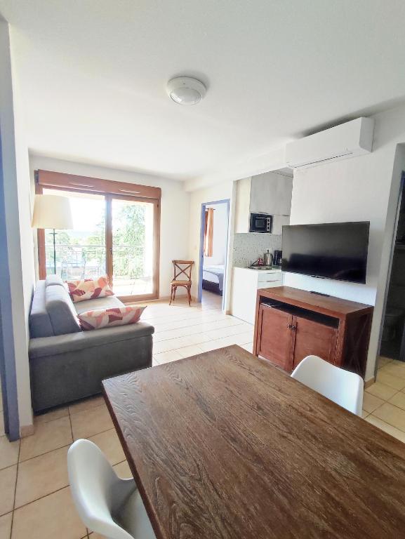 Appartement avec grande terrasse au centre ville d'Uzès - 3