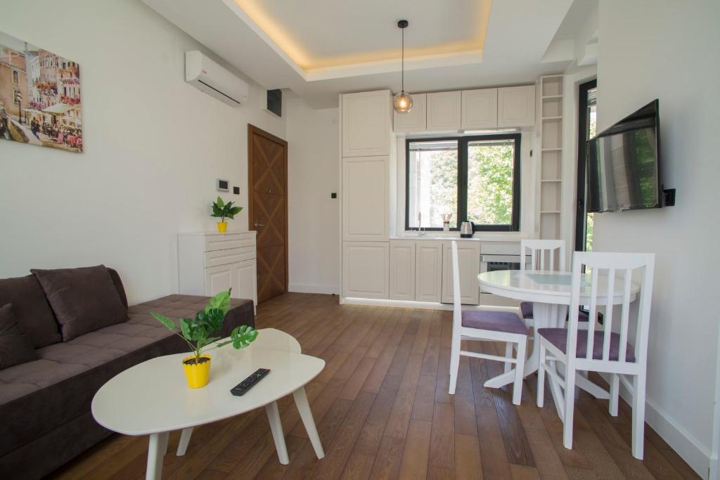 Park Residence 5 - 1 br & Parking at Tivat Center - 2