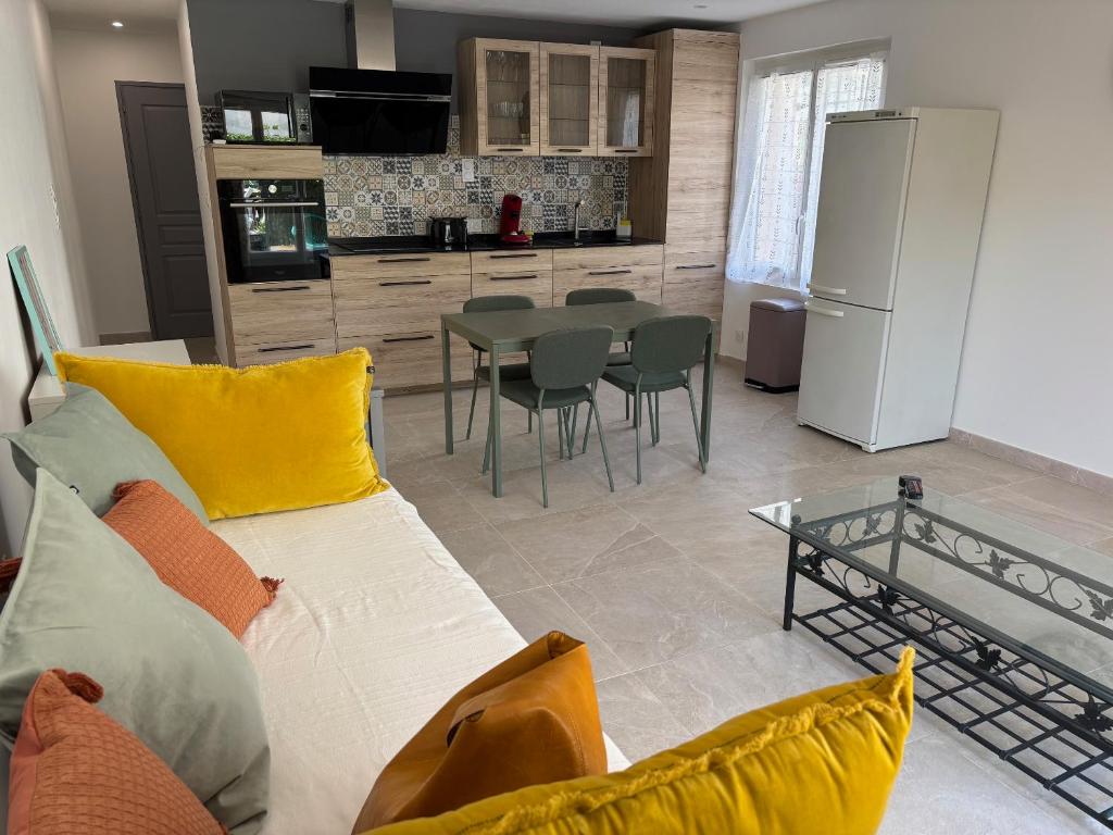 Superbe Appartement rénové à 150 mètres de la plage de Fréjus - 3