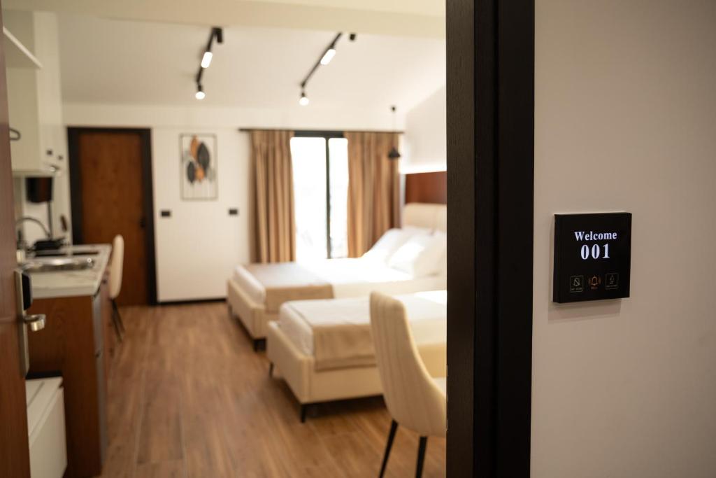 Silis Suite, Sarandë