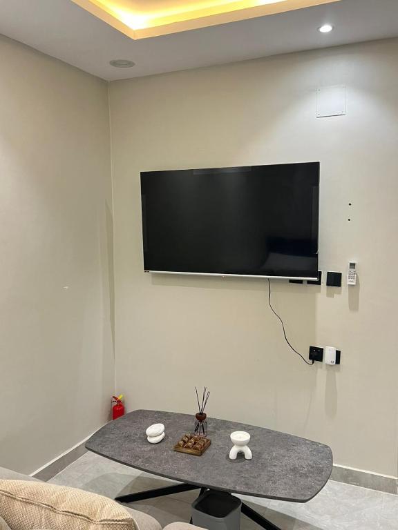 Stylish studio with smart access, Quai