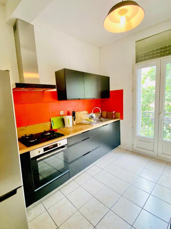 Bright apartment for 4 in downtown Perpignan - 2