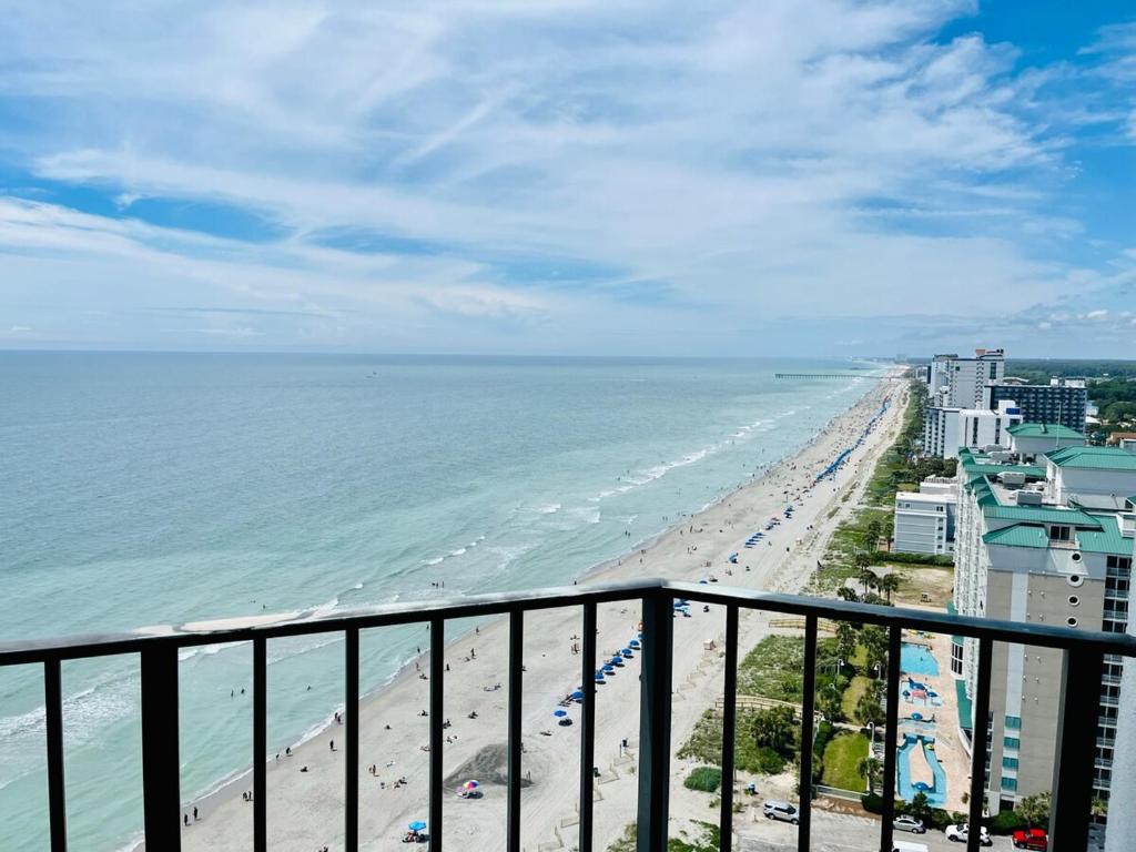 Endless Views Beachfront Studio Retreat, Myrtle Beach