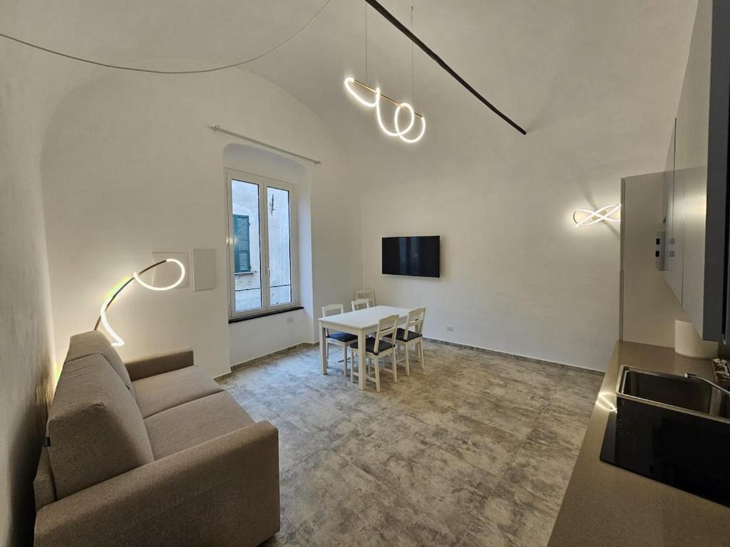 Casa Caffè Finalborgo, Finale Ligure