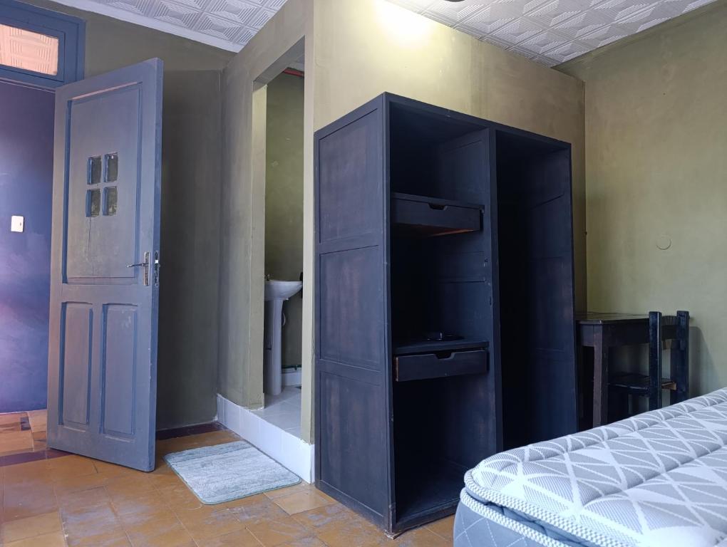 Executive King Suite with Balcony - 2