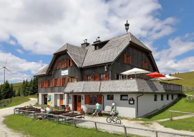 Roseggerhaus, hotel in Rettenegg