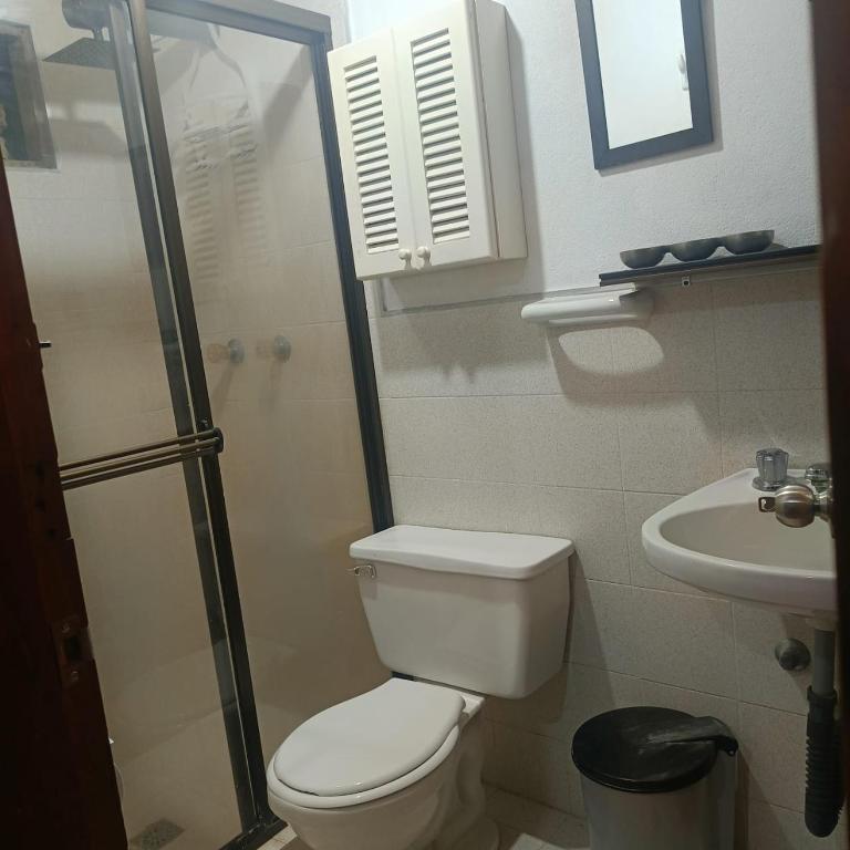 HOSTAL - COLIVING - Cerca MetroCable ARVI - 5