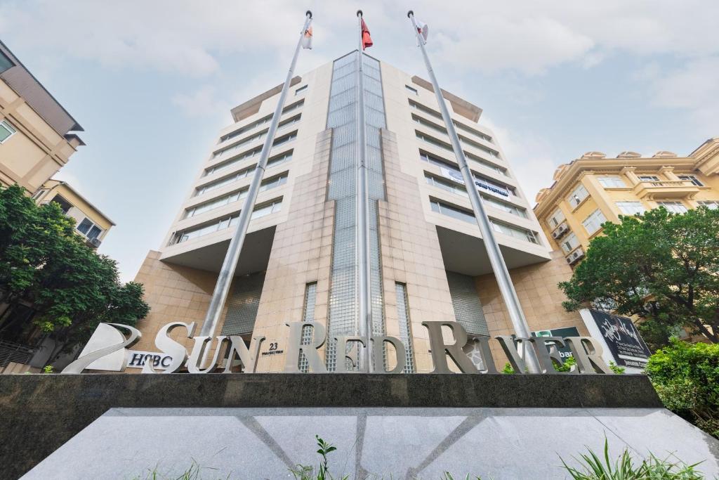 Sun Red River, Hanoj