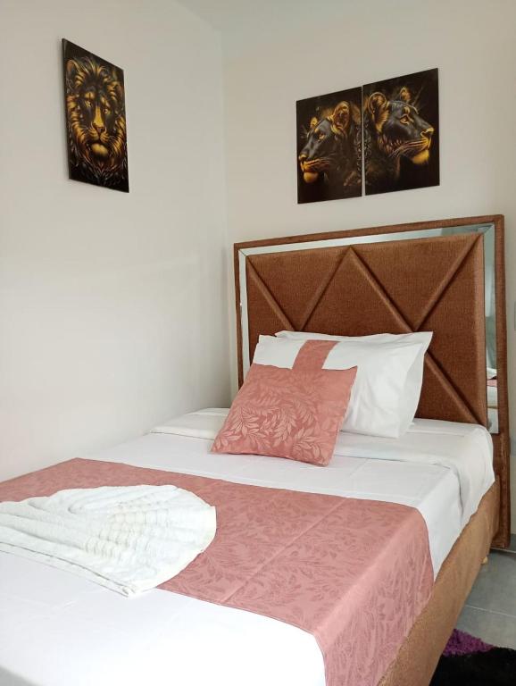 casa hotel el trebol - premiun - cama doble baño privado - 4