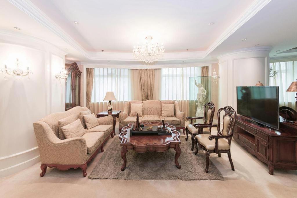 4. 달리안 리앙윤 ..