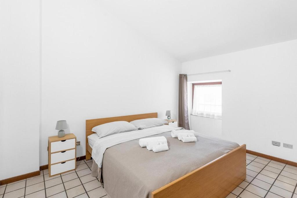 Downtown Peschiera, Easy Home with Wi-Fi and parking - 2