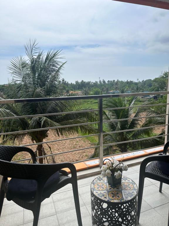 Condo with sunset view, Ban Mai Chalae